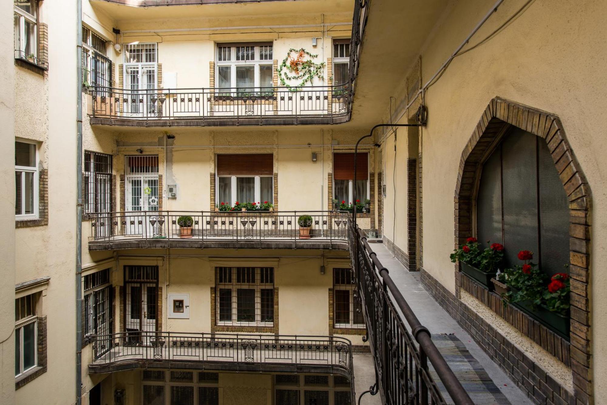 Gold Pearl Apartment 2 Rooms At St Stephen' S Basilica Budapest Exterior photo