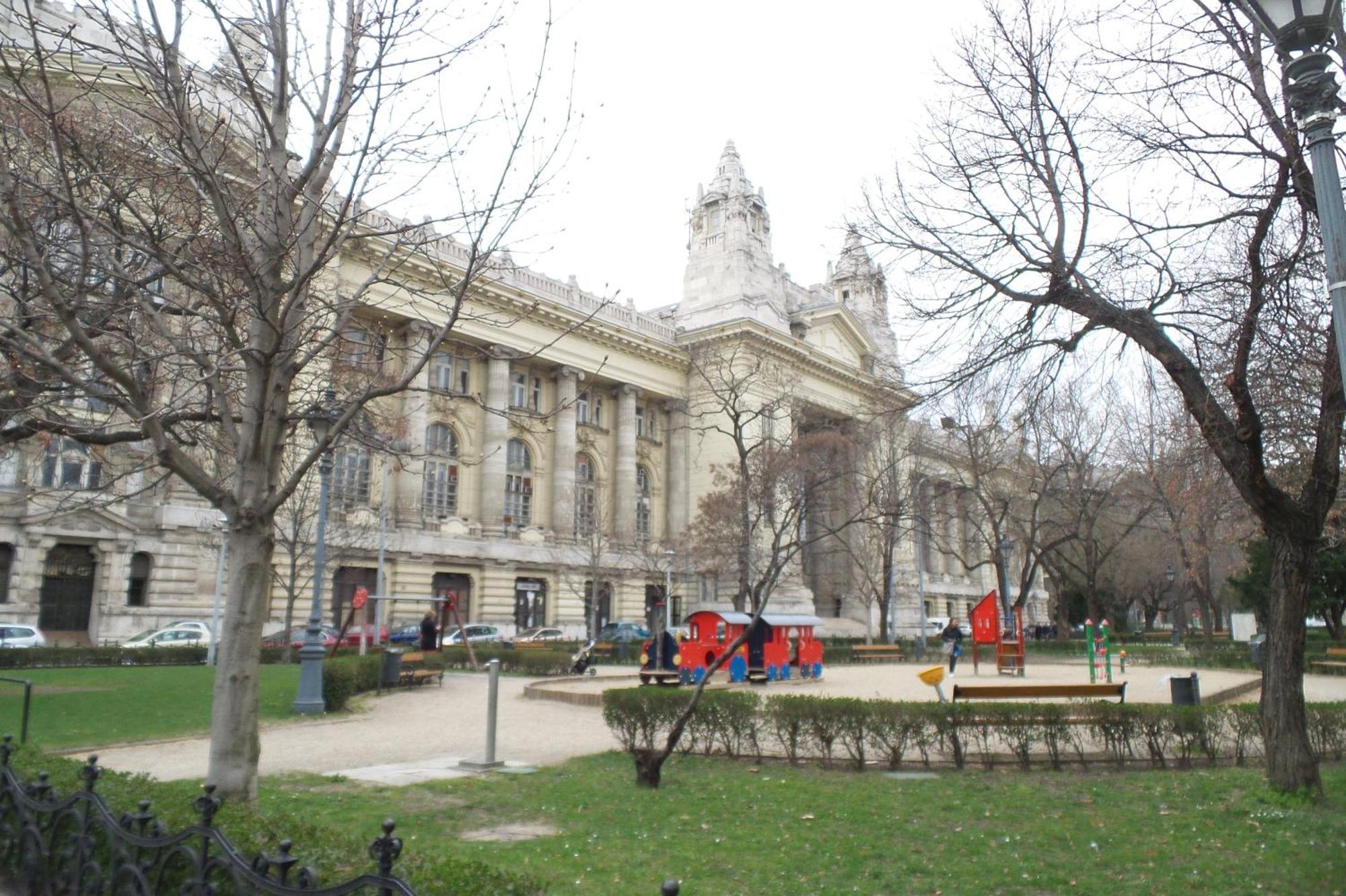 Gold Pearl Apartment 2 Rooms At St Stephen' S Basilica Budapest Exterior photo